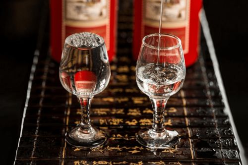 白酒新黃金十年 醬酒格局生變，六大策略搶抓新紅利